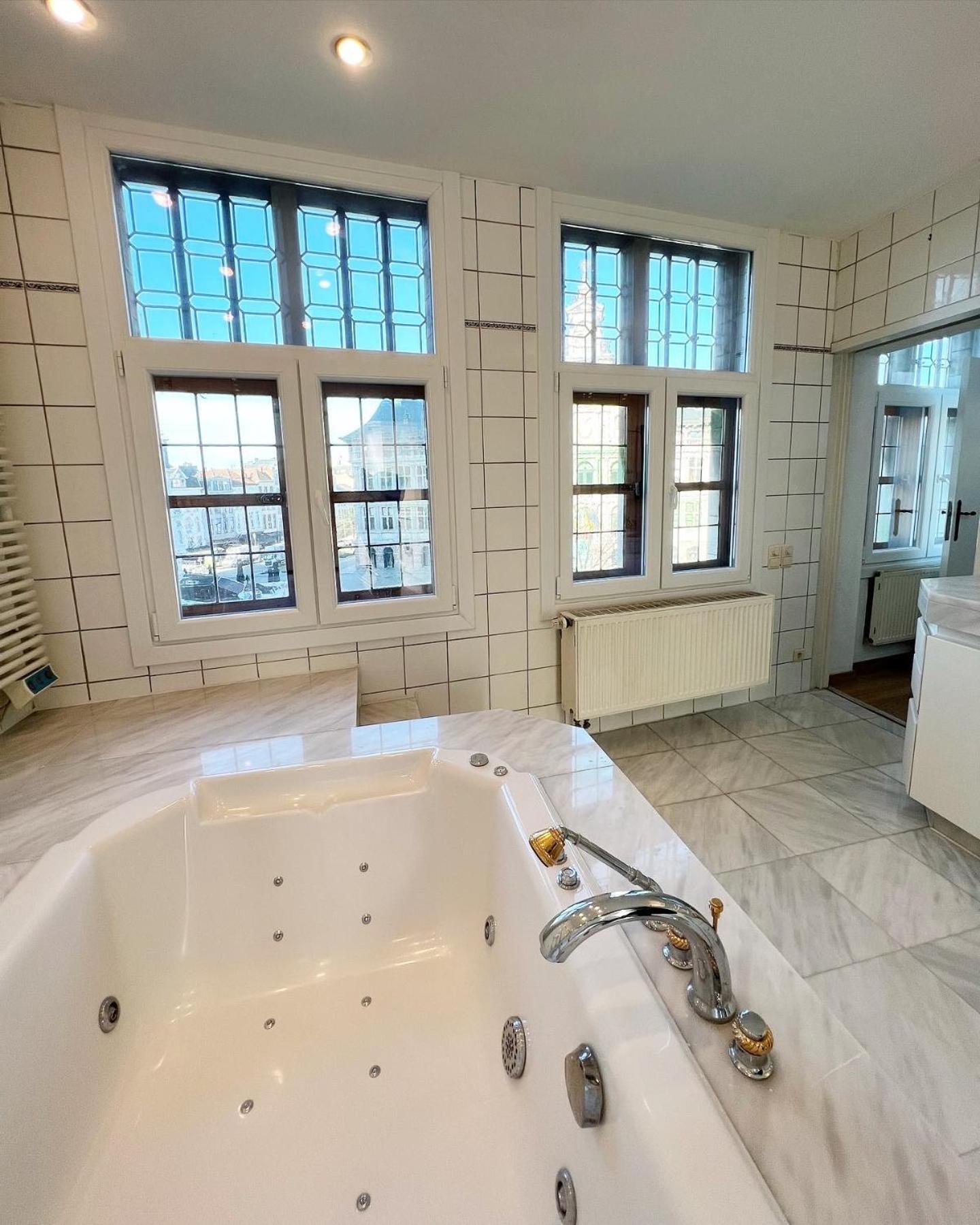 Le Faubourg Suites Antwerpen Exteriör bild