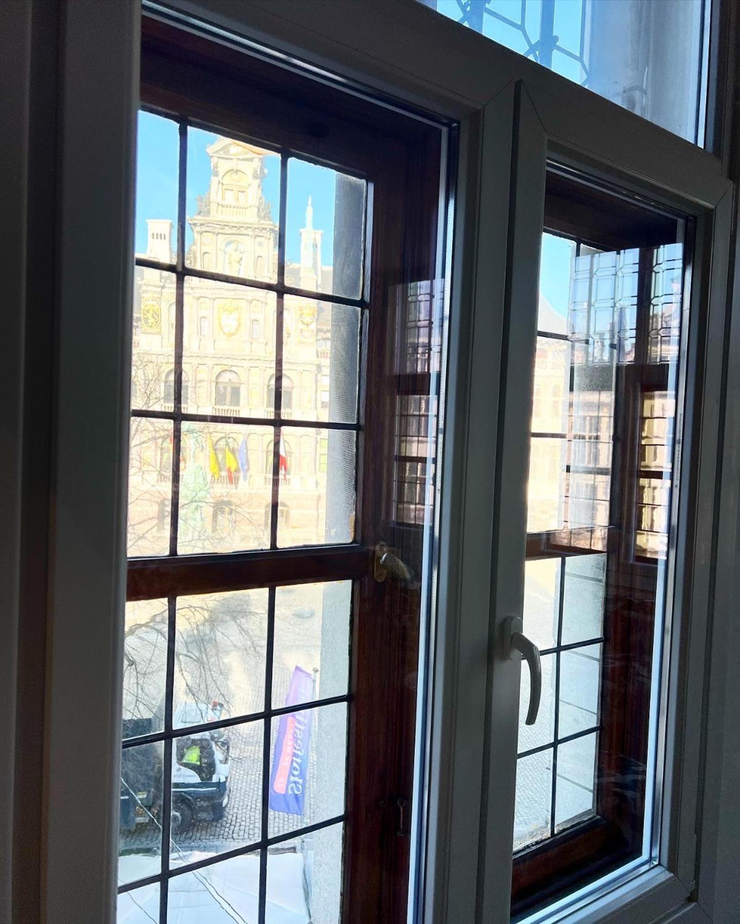 Le Faubourg Suites Antwerpen Exteriör bild