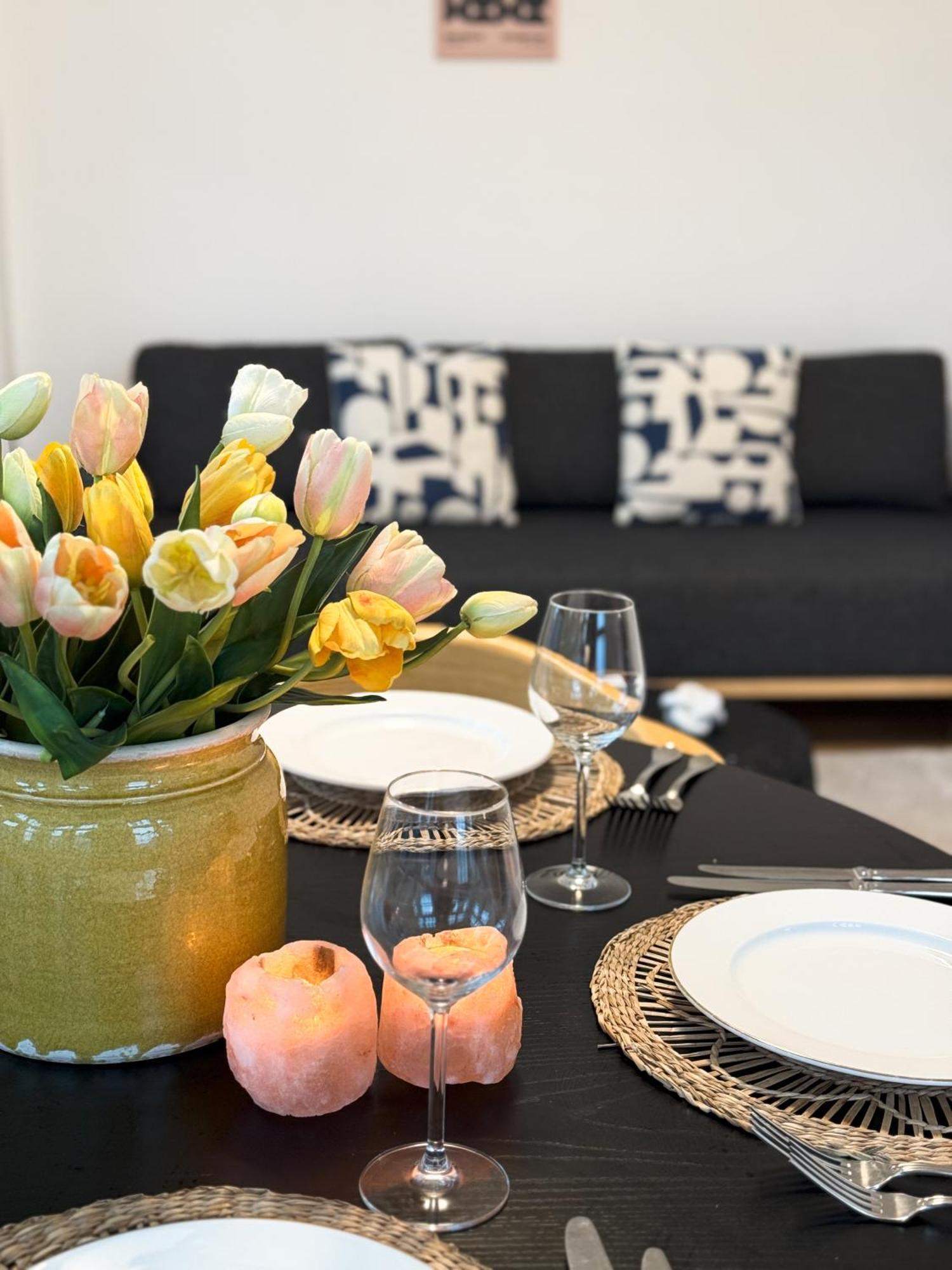 Le Faubourg Suites Antwerpen Exteriör bild